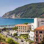 Cinque Terre Монелья